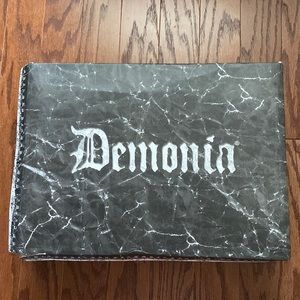 Heart strap demonias